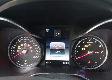 2018 Mercedes-Benz C 300 z USA, uszkodzony, nr VIN 55SWF4JB8JU277299